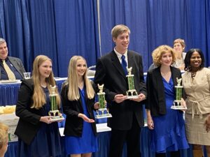 Cover photo for NC 4-H Poultry Did 'Egg'Mazing at Nationals!